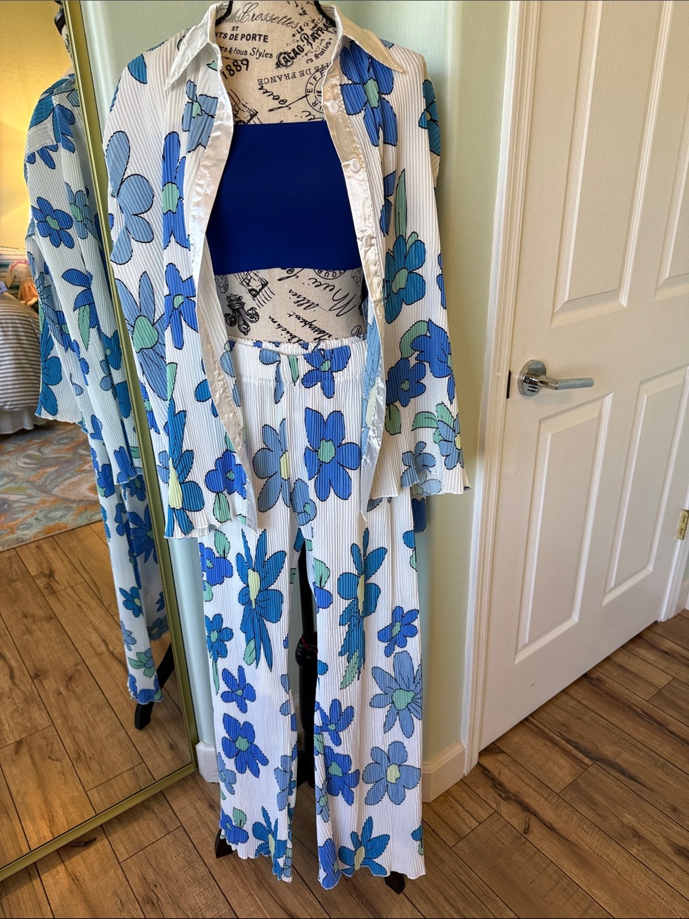 2-Piece Set Floral Blue and White Women's loungewear !